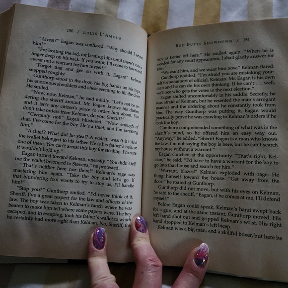 Louis L'Amour Book Trio - Picture 4 of 13